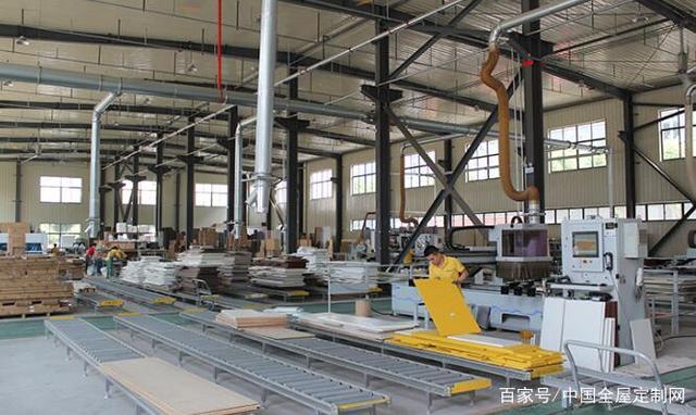 定制VS木工，什么才是衣柜選擇的關(guān)鍵？細(xì)分這幾點(diǎn)，讓選擇不再糾結(jié)！